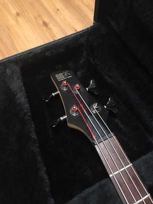 Ibanez Soundgear SR300 Индонезия 2011 в прекрасном английском кейсе с ключами+ремень Ibanez. Идеальное состояние