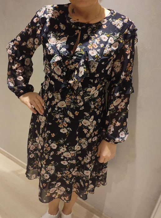 Monnarii sukienka
