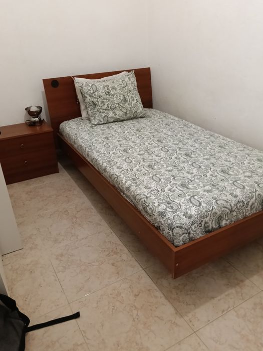 Venda de cama e mesa de cabeceira