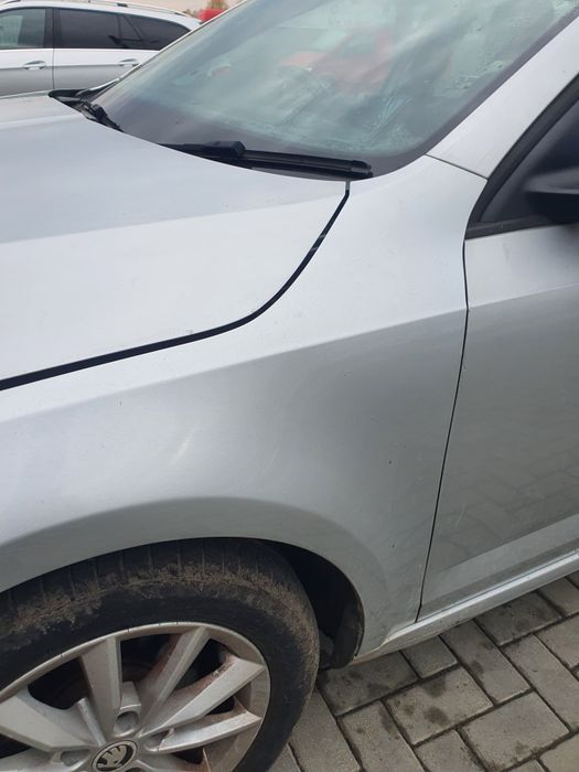Крило переднє ліве Skoda Octavia a7 фарба la7w
