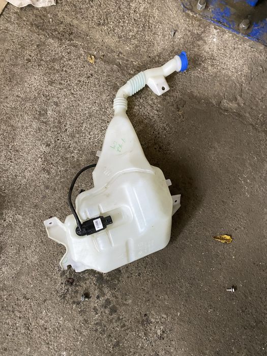 Бачок омивача Tesla model S 2012-2020