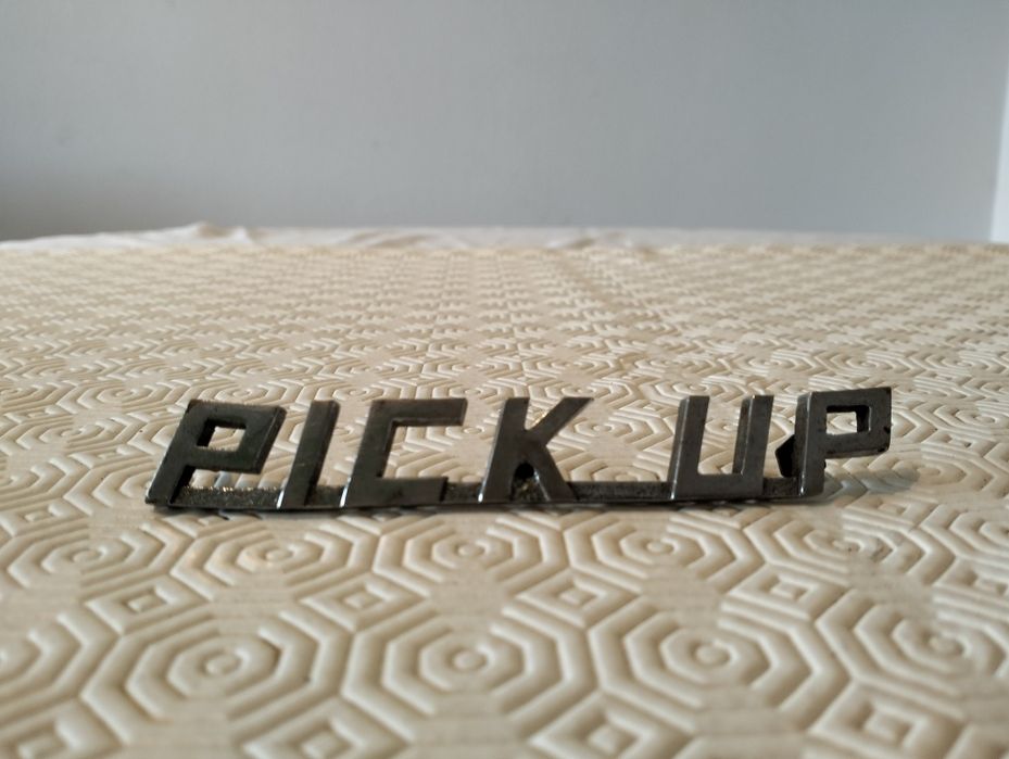 Emblema/ Legenda/ Símbolo Pick Up Datsun/ Mazda