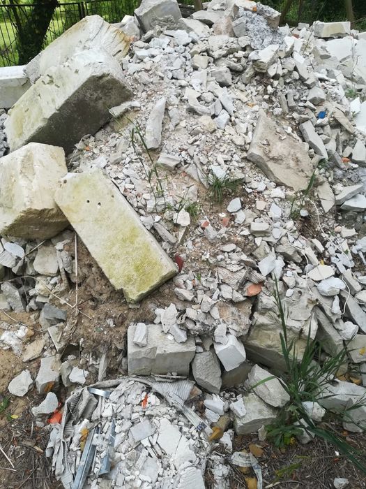 Gruz budowlany oddam