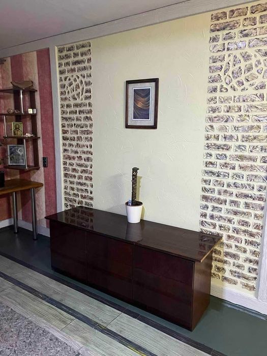 Сдам 2-х комнатную на Гвардейской этаж 1/5 дома кирпич