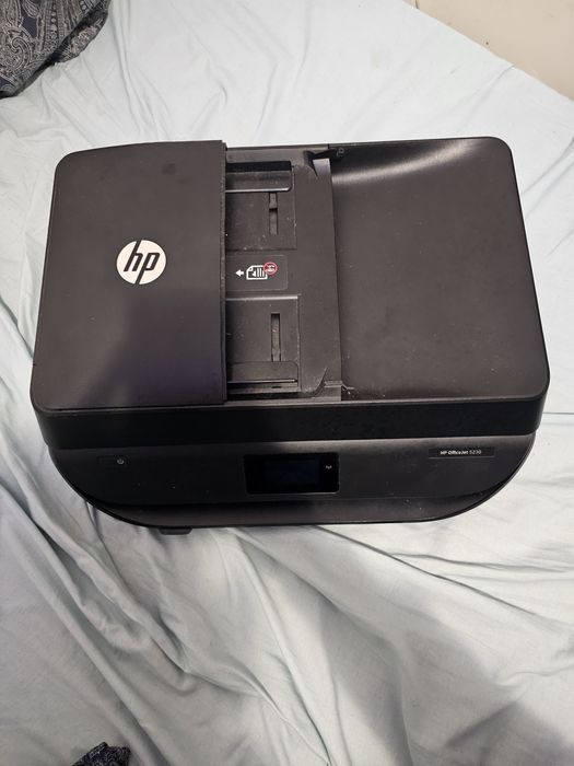 Impressora HP OfficeJet 5230 preta