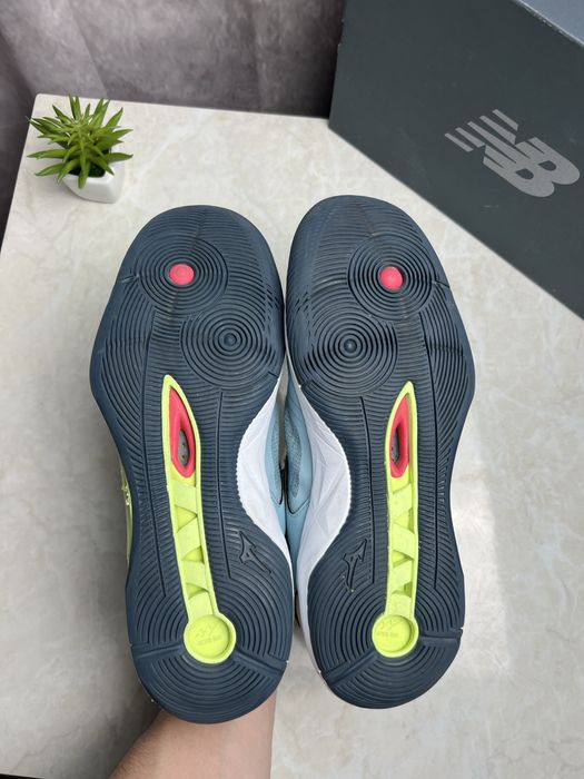 Кроссовки валейбольні WAVE MOMENTUM 2 MID Розмір 45 Original Взуття