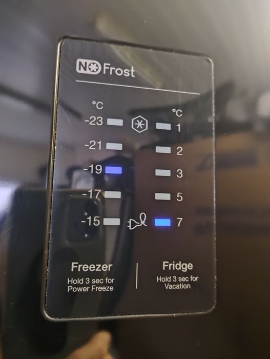 Sprzedam lodowko-zamrazarke Samsung