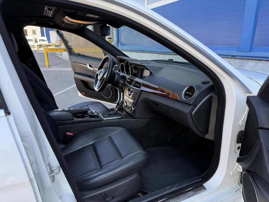 MERCEDES-BENZ C 250 2013 VIN WDDGF4HB3EG237788 фото оголошення 7 з 10
