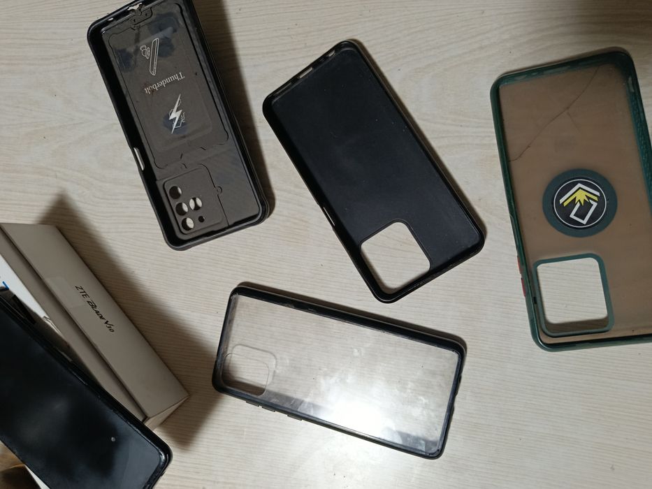 Продам телефон ZTE v30