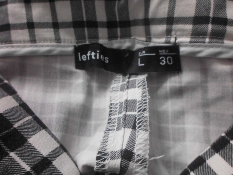 calças para mulher da marca Lefties como novas