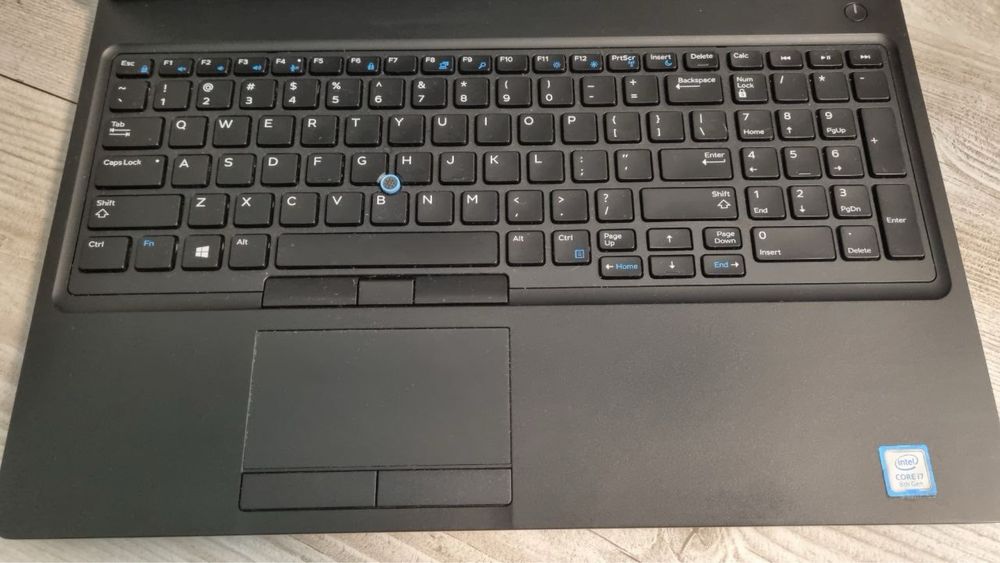 Ноутбук Dell 5590/I5-8250U/DDR4-16/SSD M2-512 gb