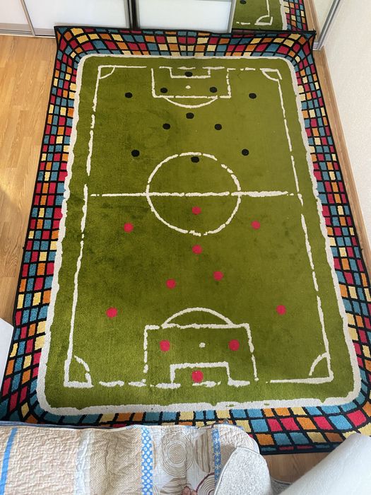Продам килим «футбольне поле»