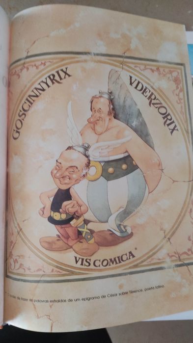 1 Livro NOVO Astérix