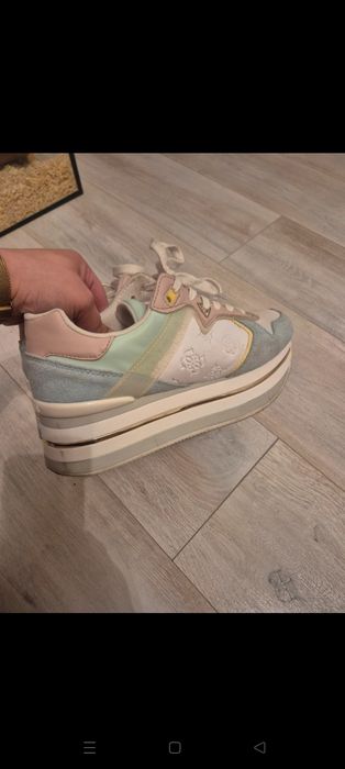 Sprzedam buty sportowe