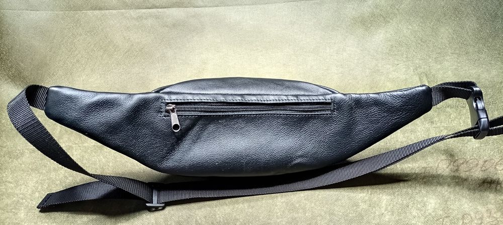 Шкіряна бананка, поясна сумка на стегно.