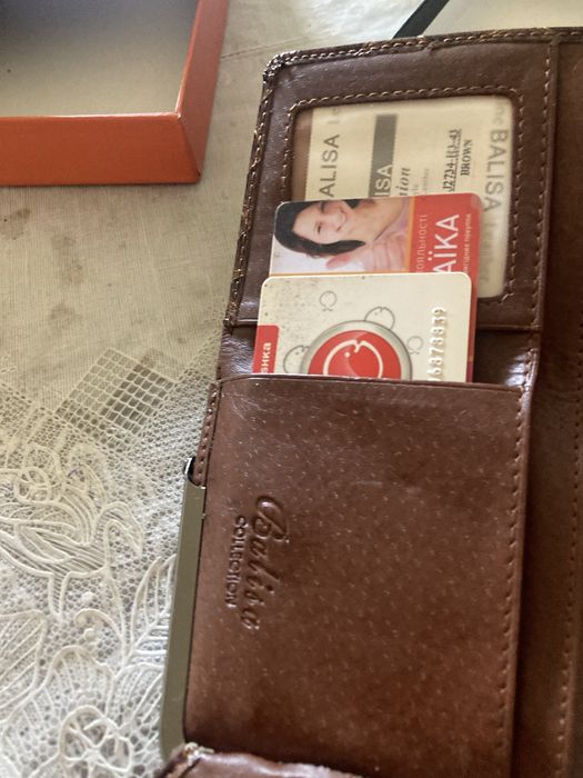 Продам кошелек лаковый