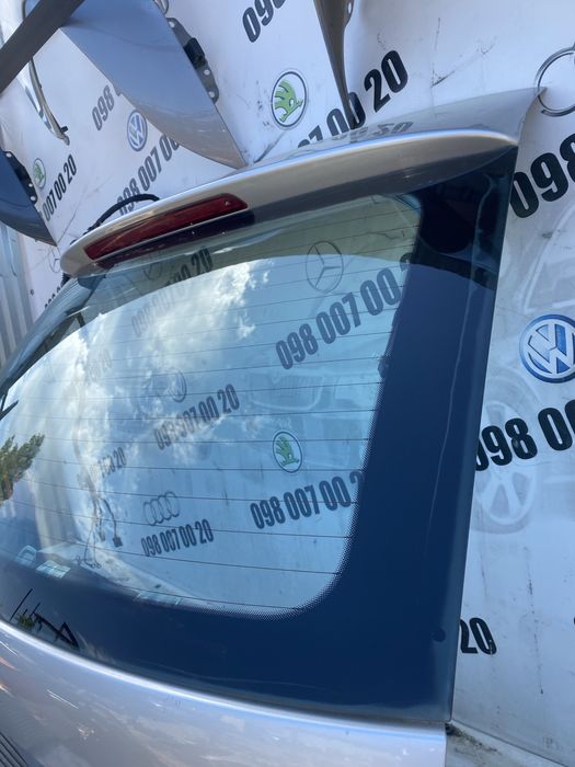 Скло в ляду Багажника  Skoda Oktavia A7 Шкода Октавія А7 Scoda Octavia