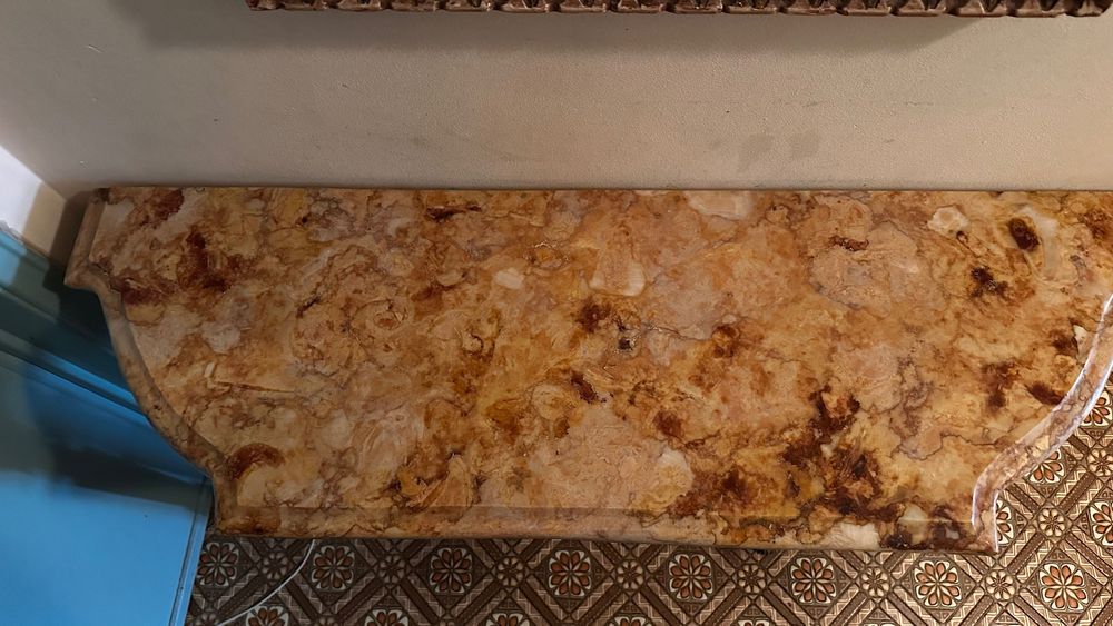 Mesa de apoio com espelho