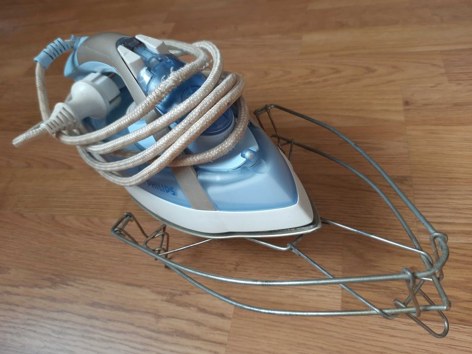 Металева підставка для праски