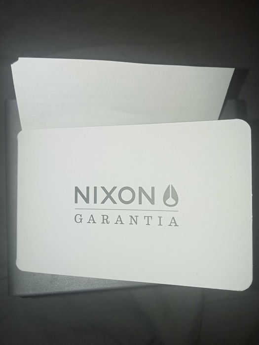 Relógio NIXON quadrangular(Com garantia),usado 2 vezes,estado Novo