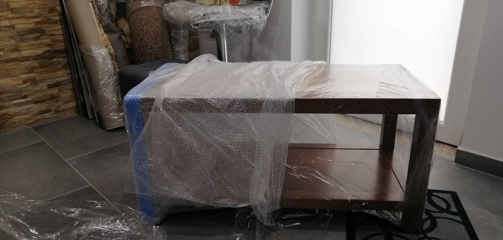 Mesa de centro de madeira maciça feita por carpinteiro