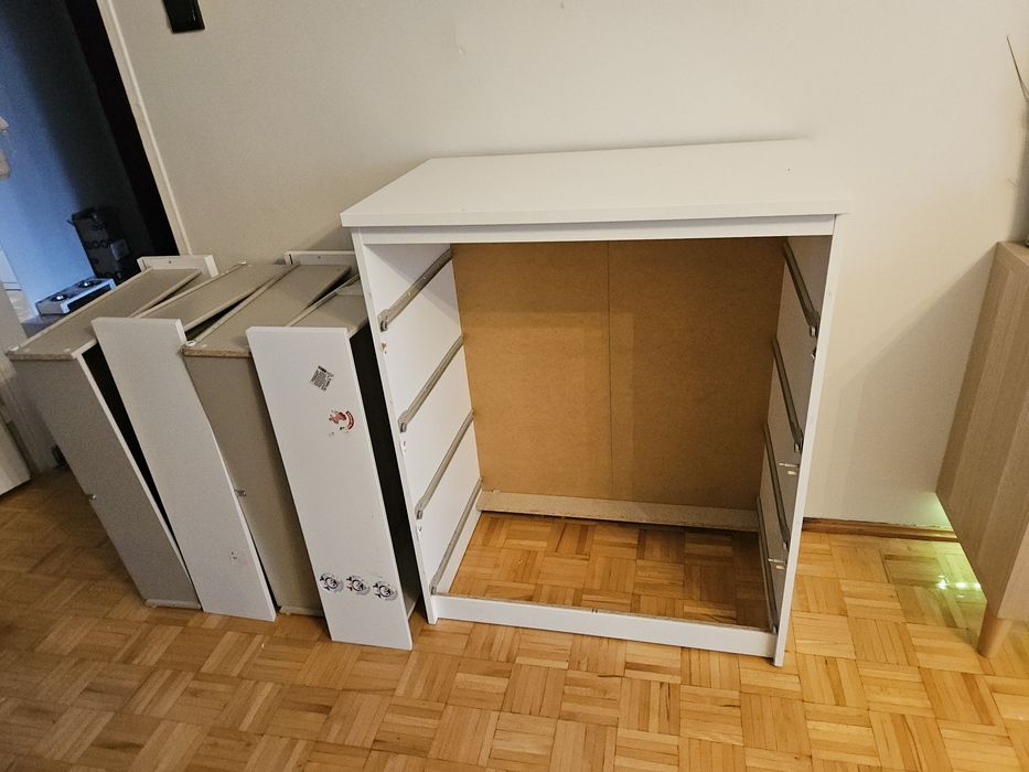 Kontakt jutro po 9 - Komoda Ikea MALM