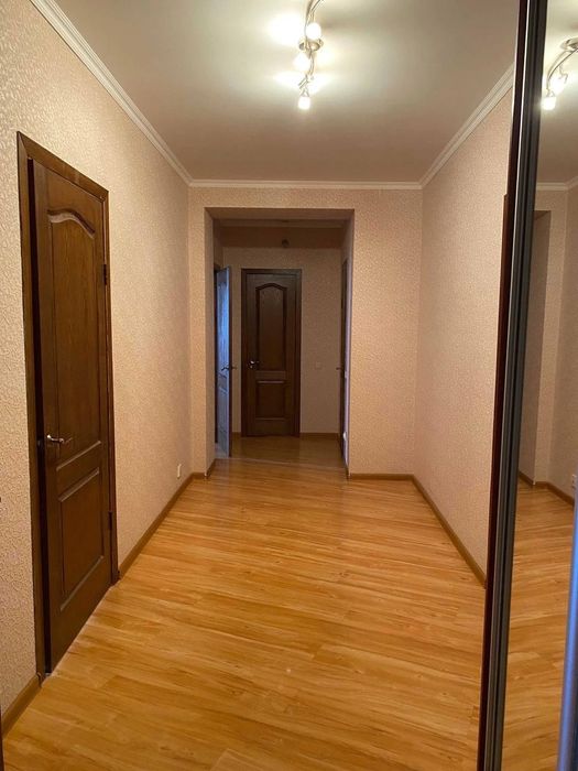 Оренда.3-х кімнатна квартира 15000 метро Позняки вул.Ани Ахматової.31