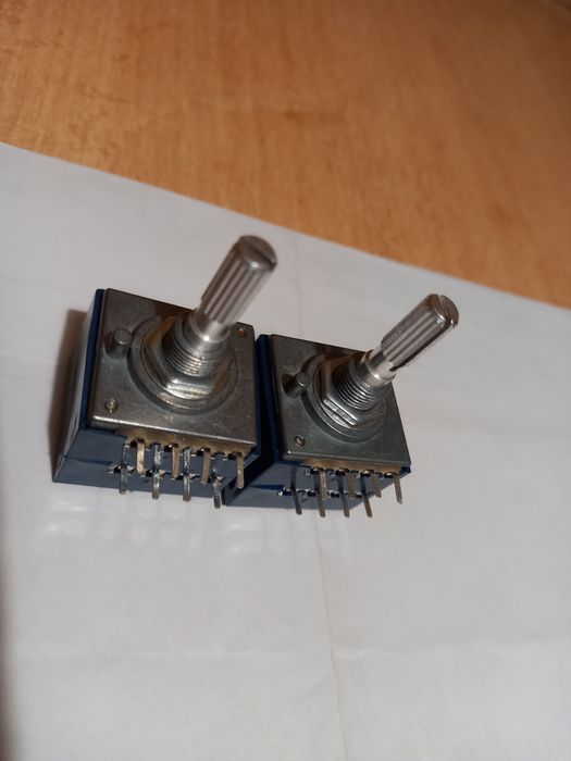 Потенциометр ALPS RH2702 100KA X2, тонкомпенсация