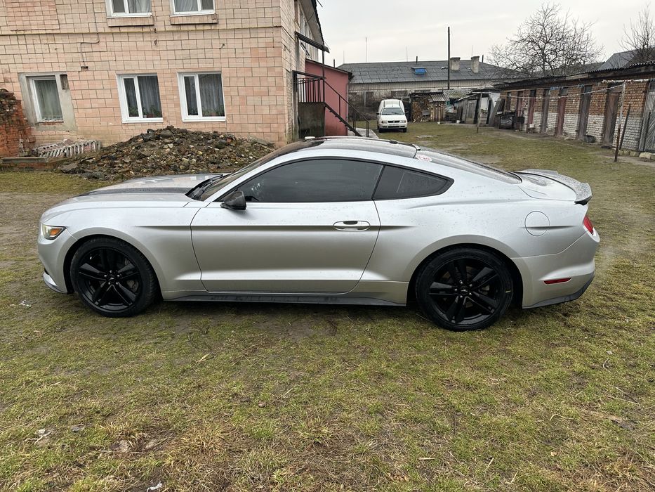 Ford Mustang 2.3 AT Ecoboost