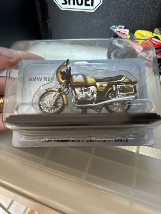 Miniatura BMW R90S Escala 1/24 Licença BMW Caixa Fechada