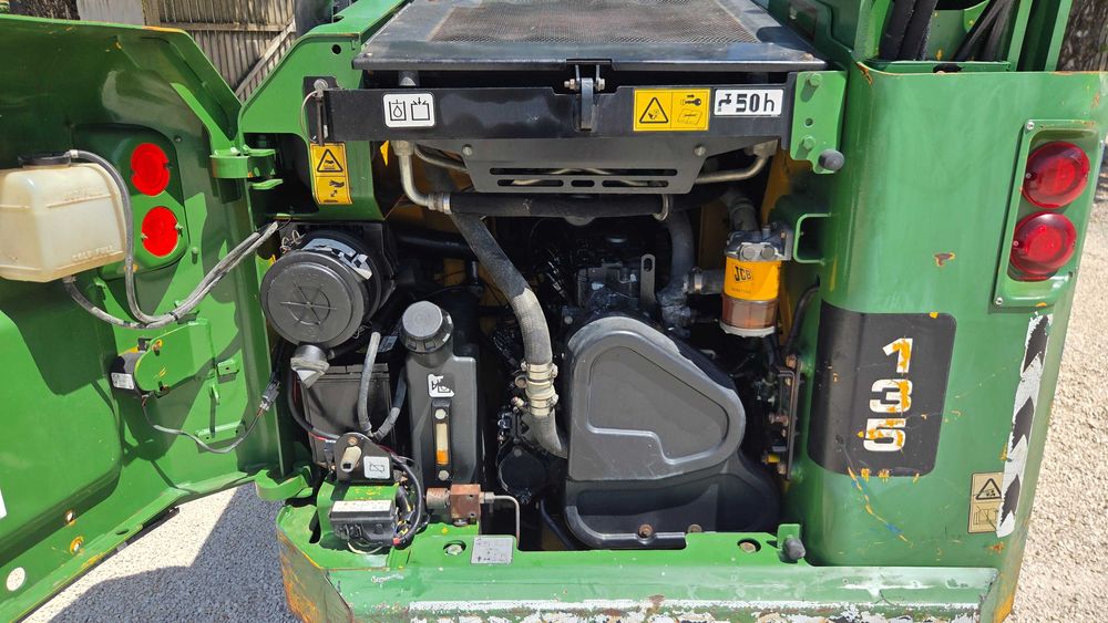 Mini pá Carregadora JCB 135 eco