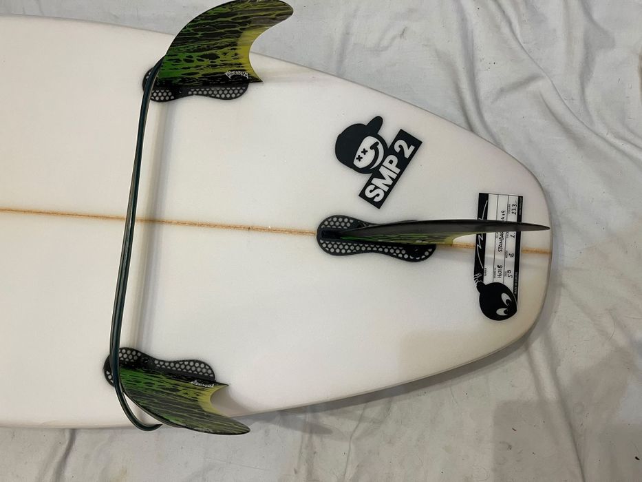 Prancha de Surf Matta 5’8” + Quilhas FCS II MB – Excelente Estado