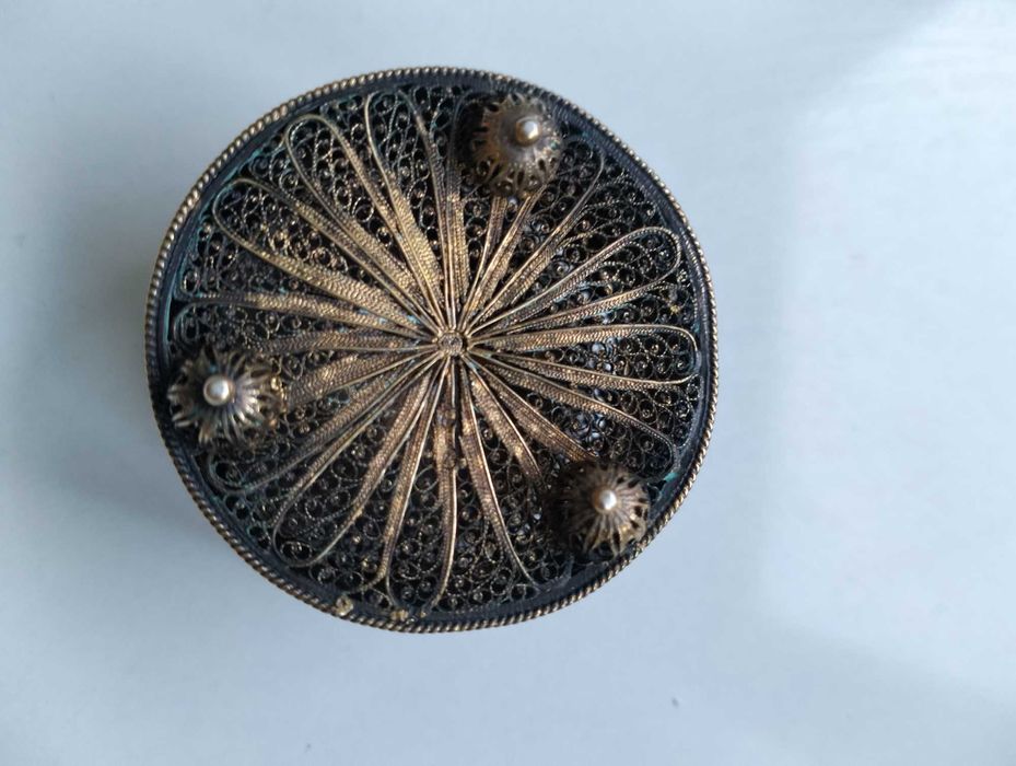 Caixa de comprimidos em prata dourada Filigrana.