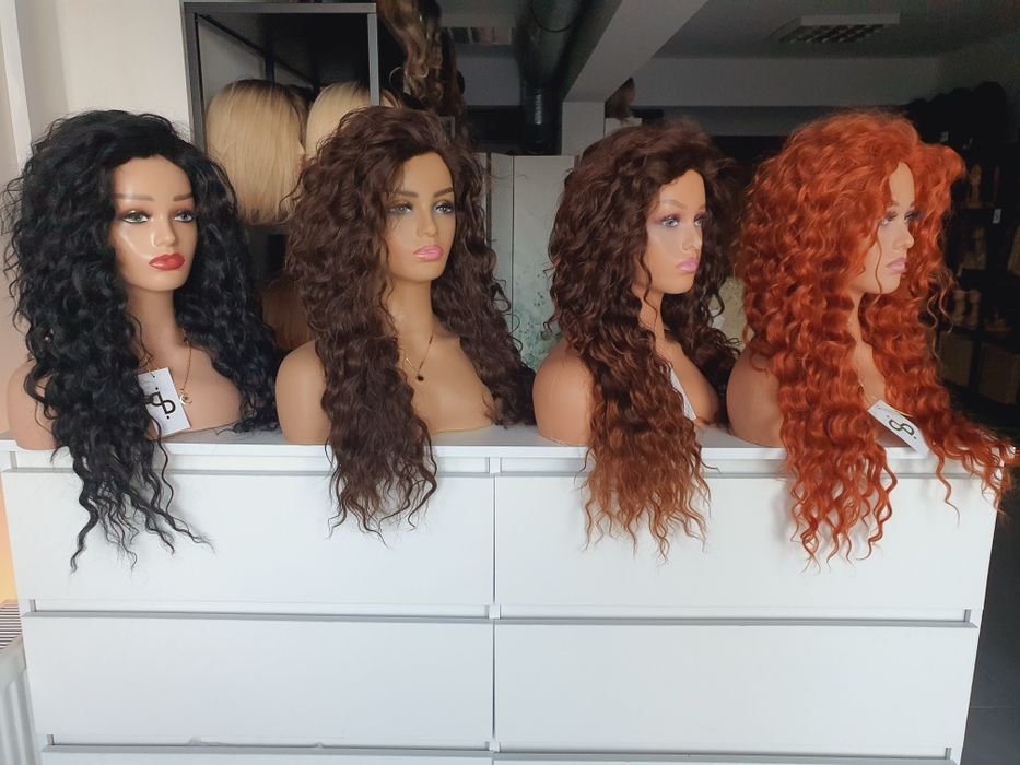 Długa peruka fale loki Shakira naturalna fryzura