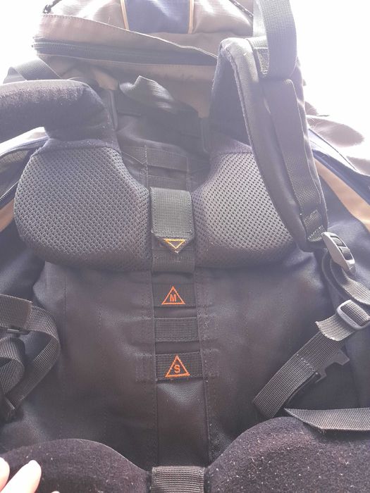 Mochila Quechua 45L com oferta 1 saco cama