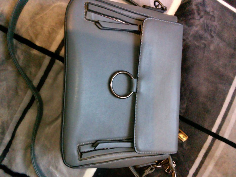 Продам женские сумочки, цена за две