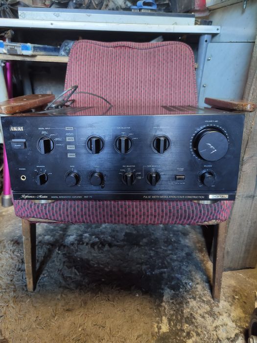 Wzmacniacz Akai am-75