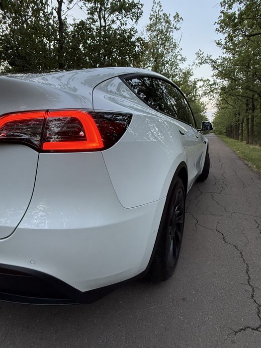 Tesla Y dual motor long range 82квт можливий обмін з доп. в обі стор