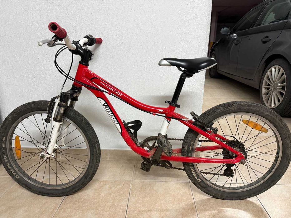 Vendo bicileta de criança Specialized Hotrock