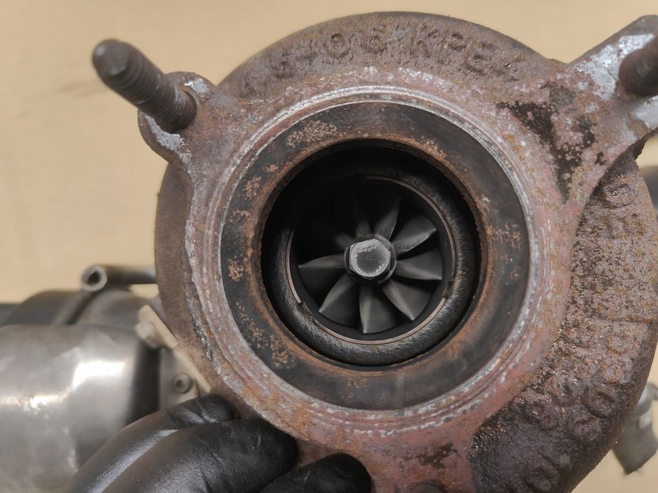 audi 2.0 tdi a4 a5 q5 turbosprężarka 03l145701e