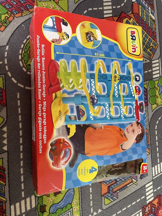 Zjeżdżalnia z autami - tor zjazdowy