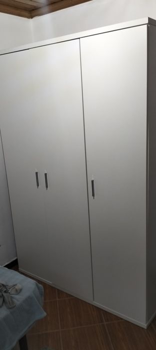 Roupeiro de 3 portas