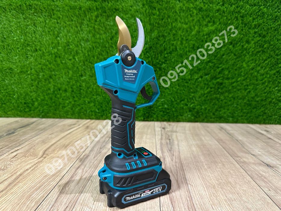 Аккумуляторный Секатор Makita DMT90BL 36V 6Ah садовый с индикатором