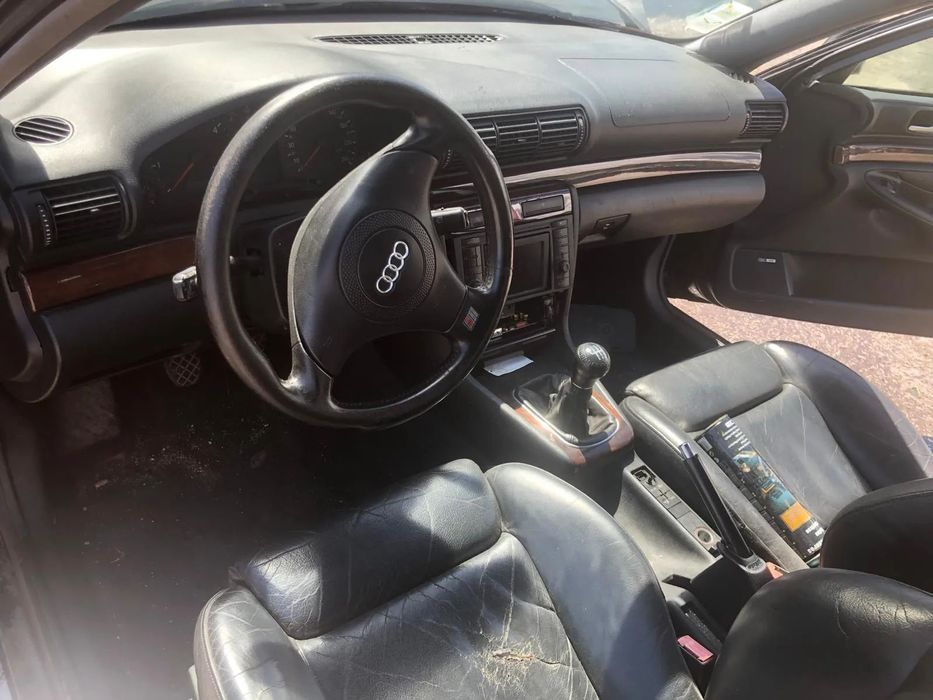 Audi (B5) A4 Avant 2.5 TDI de 2000 para peças