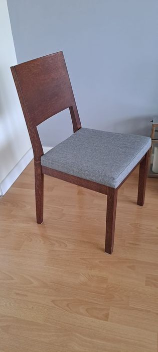 Krzesła do stołu w salonie 4 sztuki