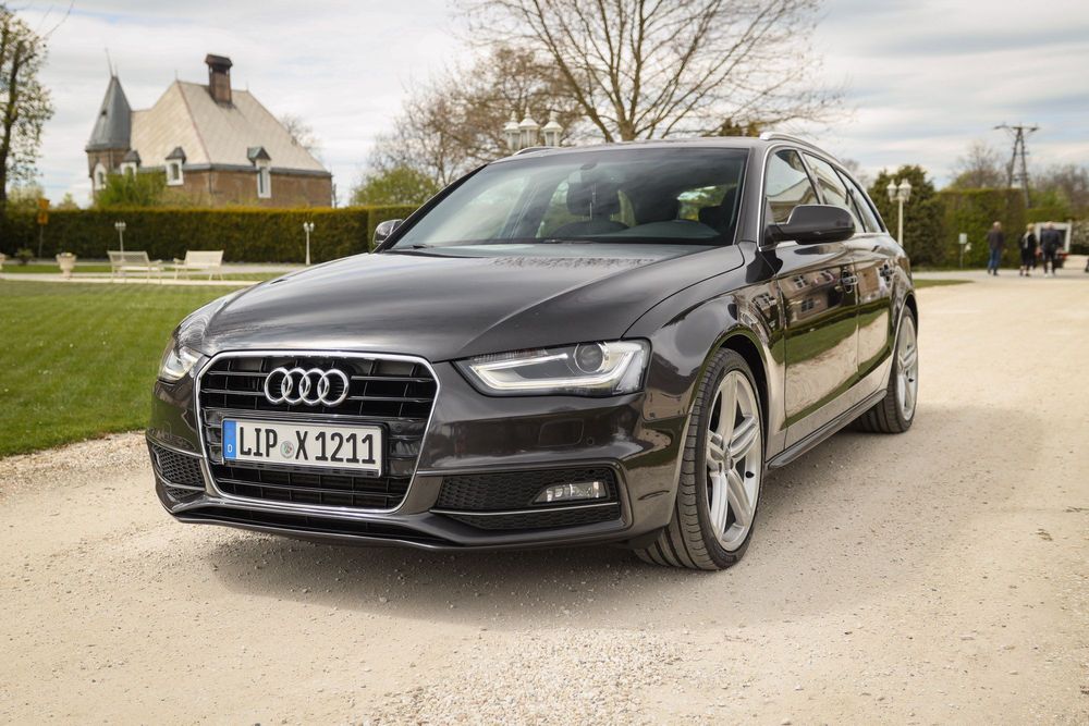 Audi A4 Avant B8 Lift 3x s-line Automat Panorama Led 2.0 tdi super stan