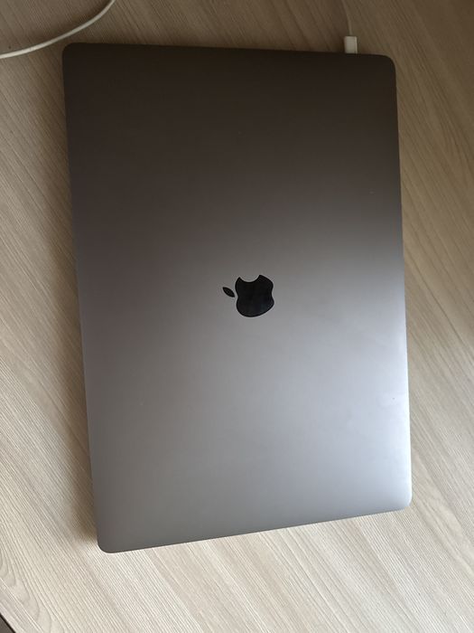 Macbook Pro 16-inch, 2019