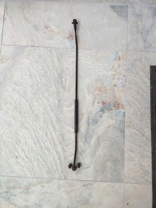 Упор капота kia ceed