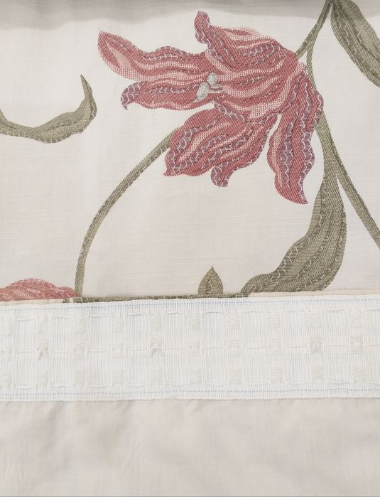 Штооы на окна 2 штуки,размер 222×116см.