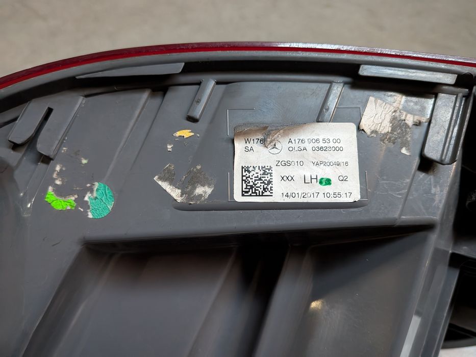 Farolim Traseiro Esquerdo Mercedes-Benz Classe A (W176) – Original